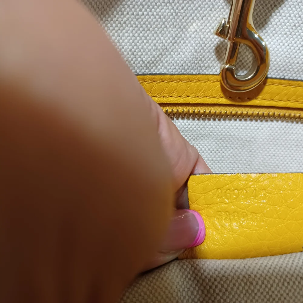 Gucci Bella Medium Tote Bag - Picture 7 of 14